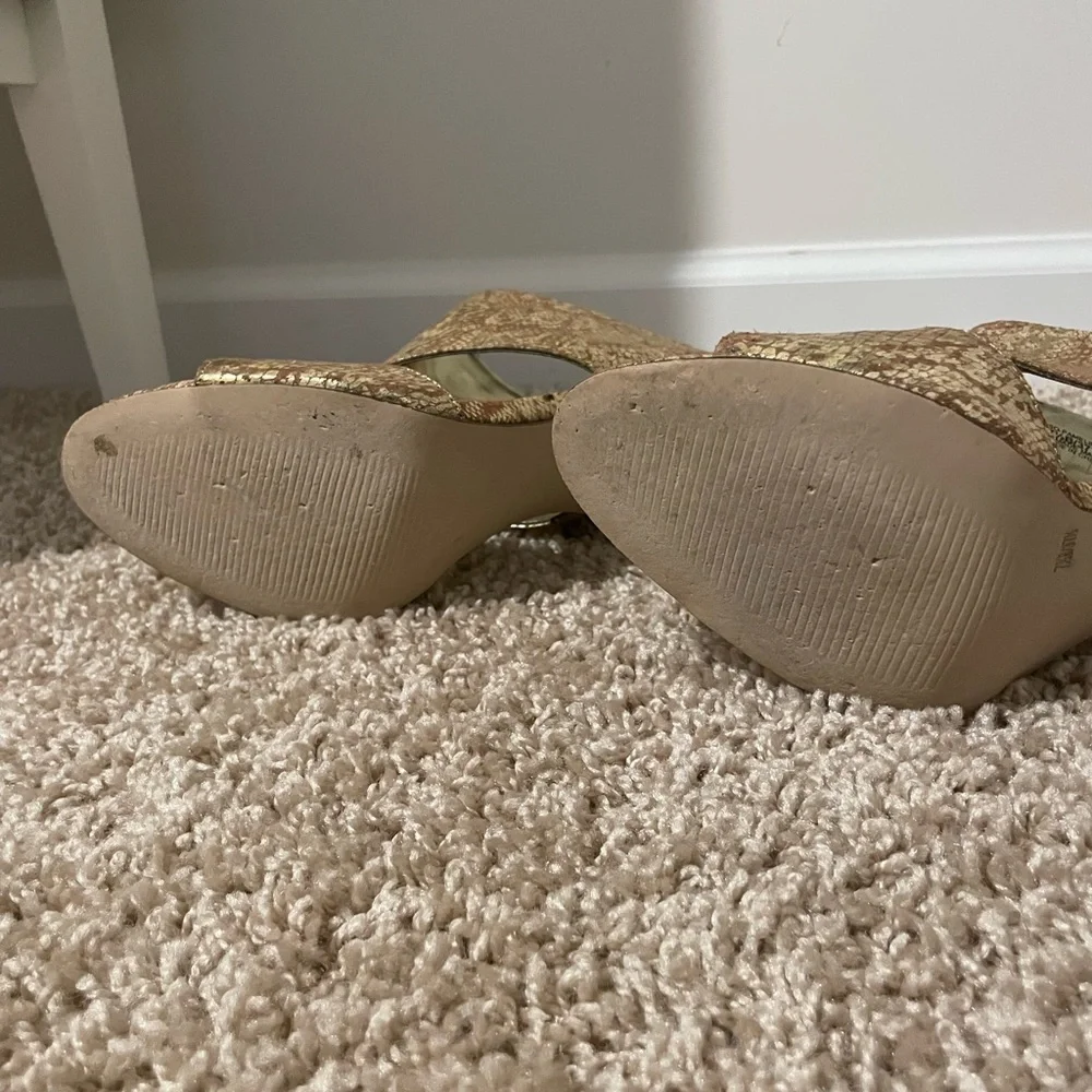 Soul Society Gold Metallic Snake Skin Heels Size 7.5 - Picture 7 of 11